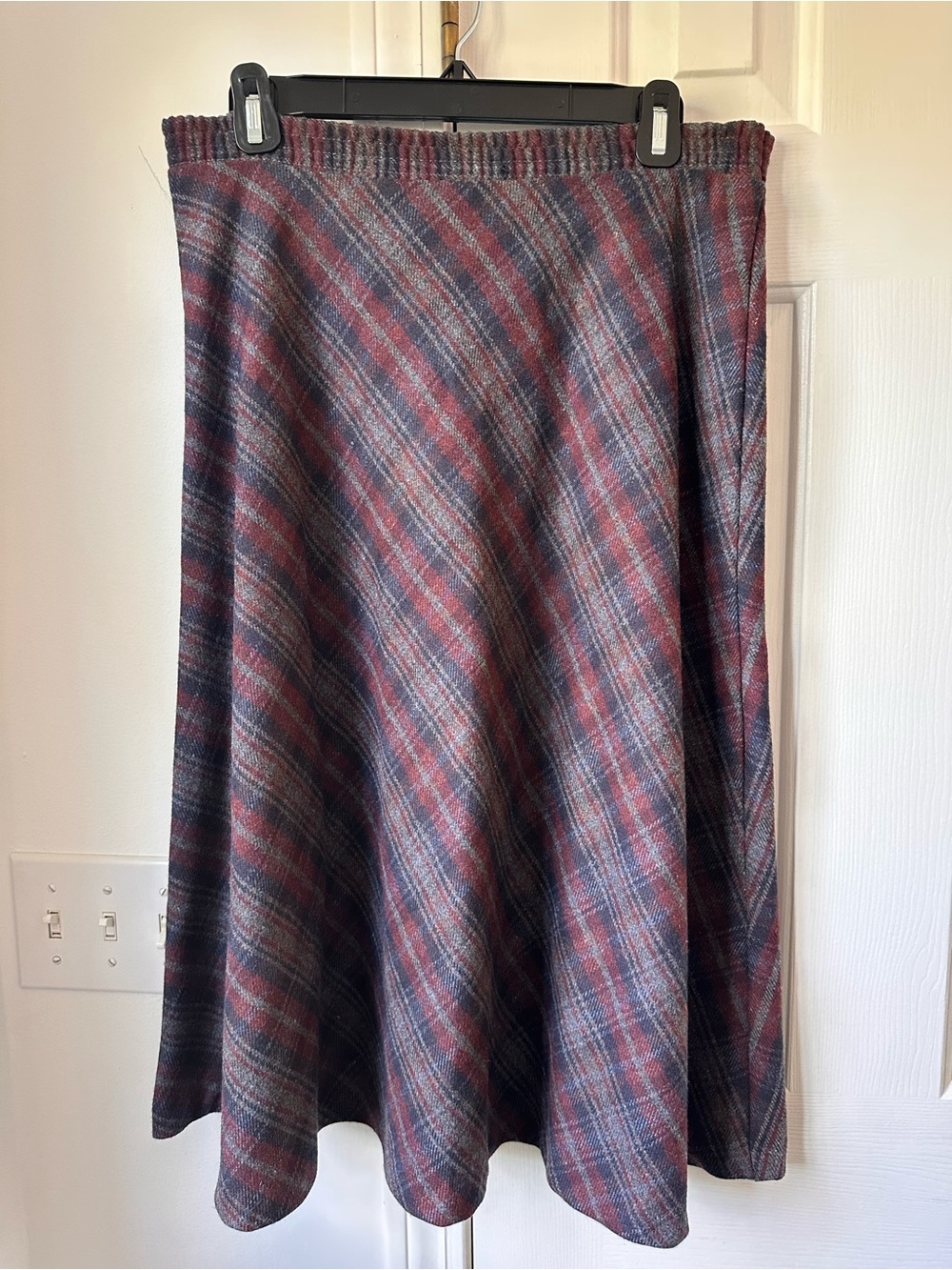 Vintage 1970s/1980s Navy Burgundy Plaid Bias Cut A-Line Midi Skirt Size 10